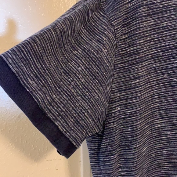 ORVIS Classic Navy Three Button Collar Shirt, XXL - Picture 3 of 7